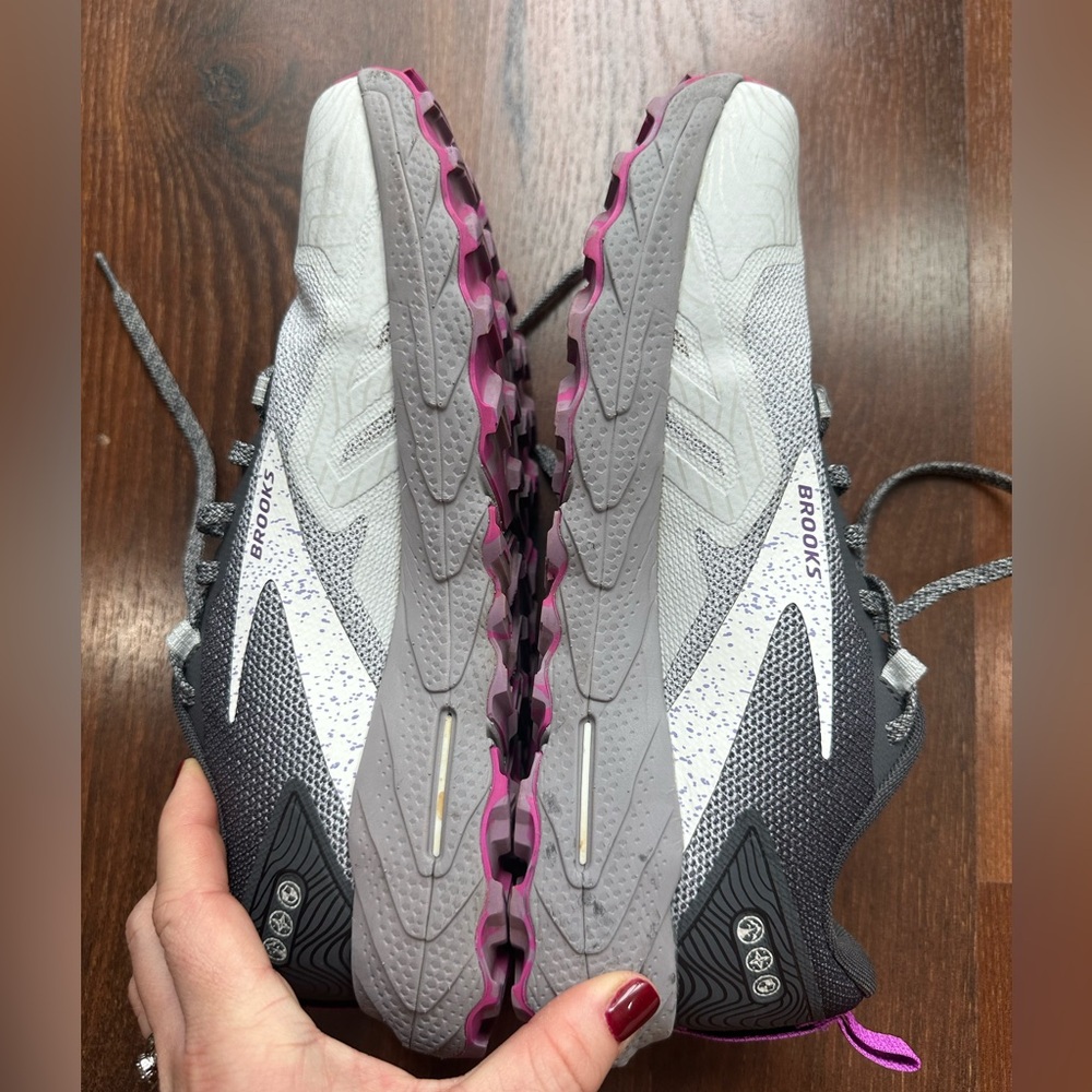 Brooks Cascadia 17 Women's Size 9.5 B Running Shoes Gray - Picture 8 of 10